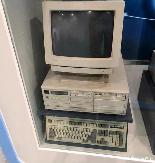 80年后的几台古董电脑,第五次信息技术革命,计算机的发明和应用